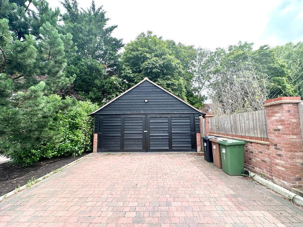 Garage.jpg