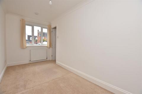 42 Shirebourn Vale, South Woodham Ferrers, Chelmsford, CM3 5ZX