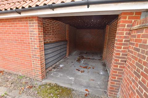 42 Shirebourn Vale, South Woodham Ferrers, Chelmsford, CM3 5ZX