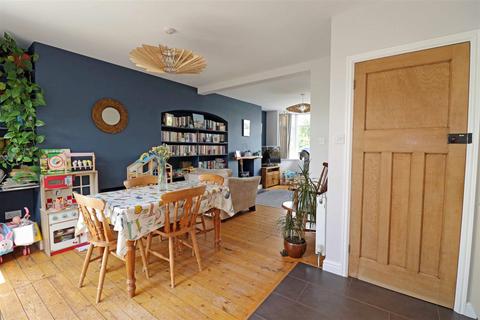 41 Hanworth Road, Warwick, CV34 5DY
