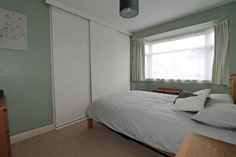 41 Hanworth Road, Warwick, CV34 5DY