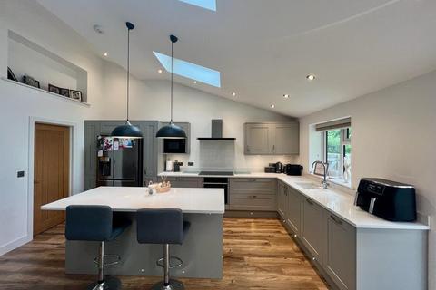 17 Birch Road, Norman Hill, Dursley, GL11 5SF