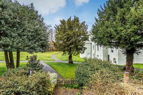 18 Bookham Grove, Great Bookham, Leatherhead, KT23 4NS