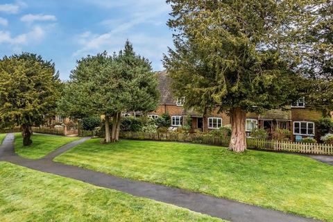 18 Bookham Grove, Great Bookham, Leatherhead, KT23 4NS