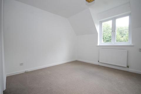 18 Bookham Grove, Great Bookham, Leatherhead, KT23 4NS