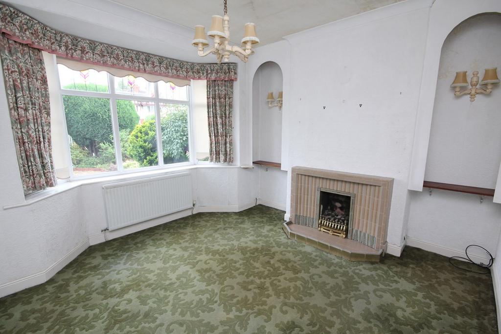 Ashton Road, NewtonleWillows, WA12 3 bed semidetached house £295,000