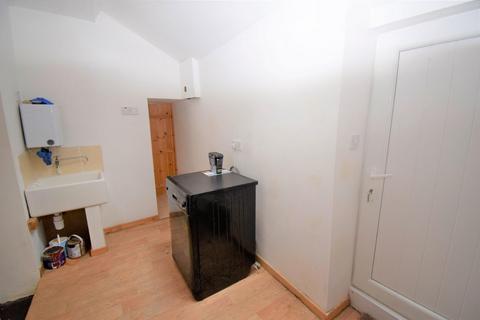 Ty Gwyn Factory Place, Tremadog, Porthmadog, LL49 9RE