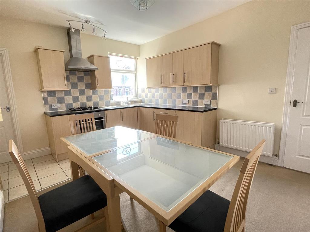 Cranford Street, South Shields 2 bed flat £475 pcm (£110 pw)