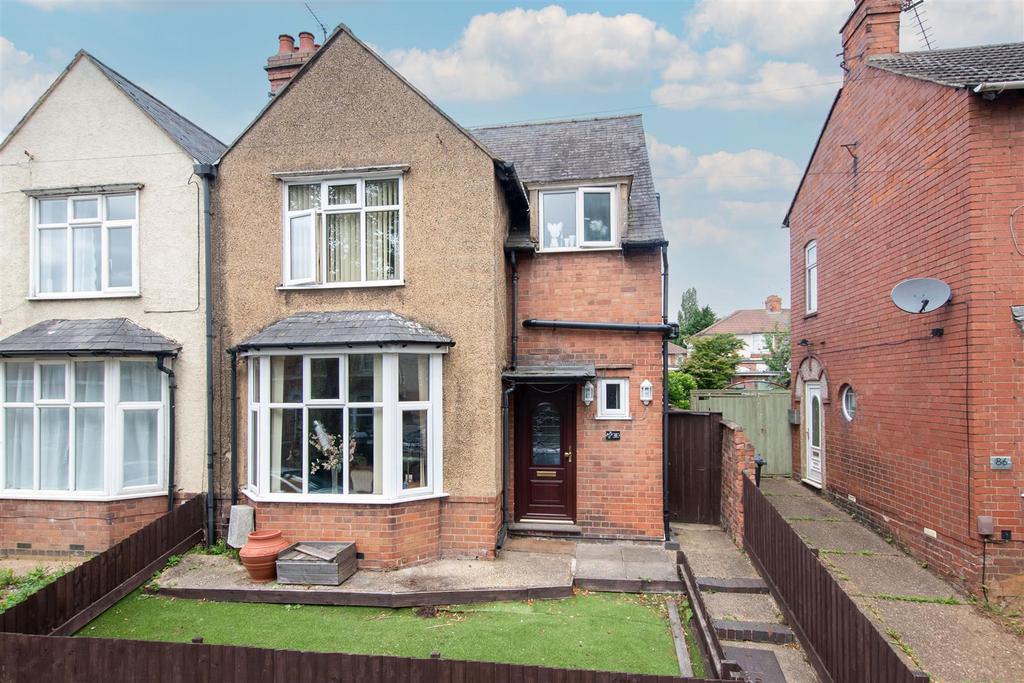 Westfield Road Wellingborough 3 Bed Semi Detached House For Sale £