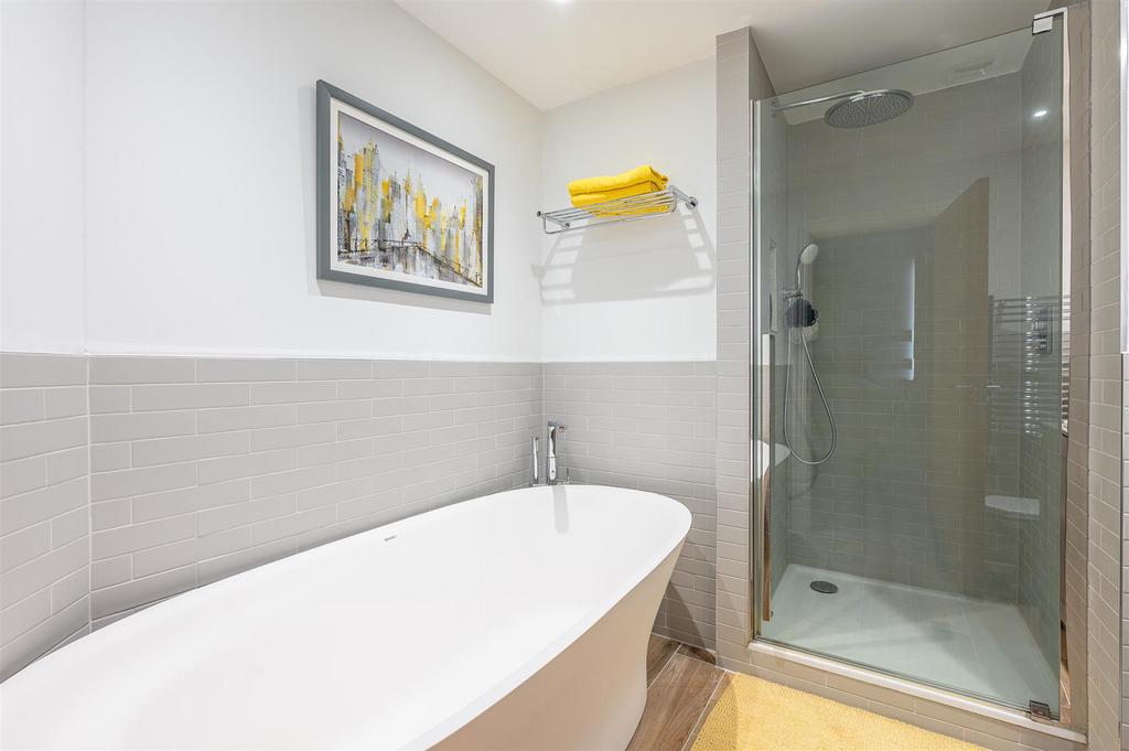 Master bedroom ensuite