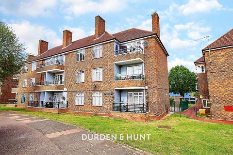 10, Runcorn House Kingsbridge Circus, Romford, RM3 8LX