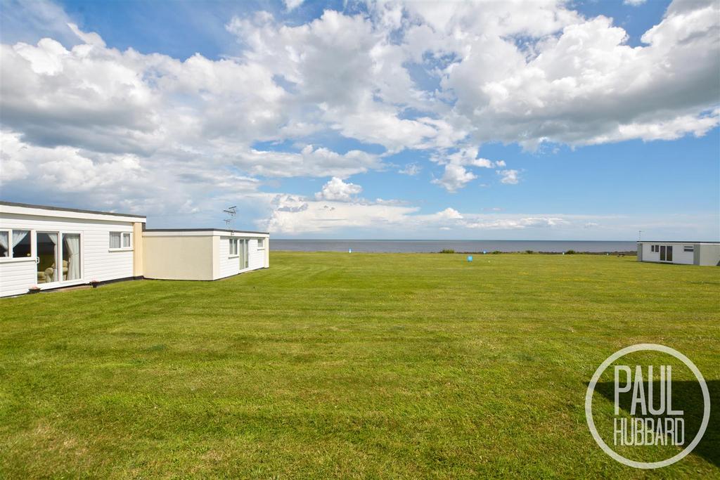 Seaview, Kessingland, NR33 3 bed chalet £140,000