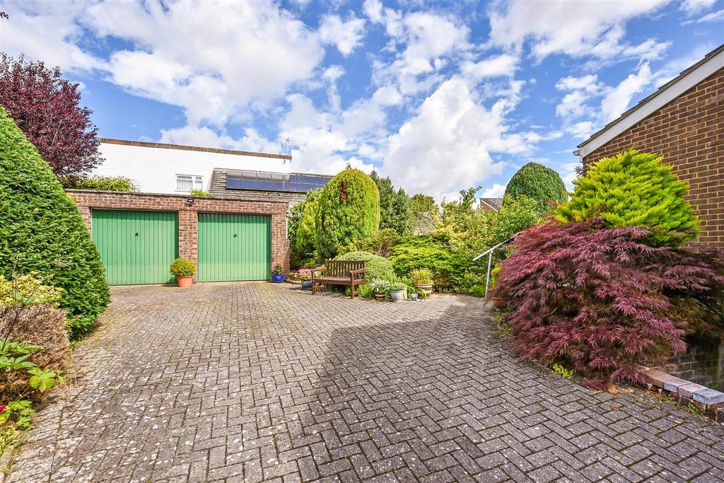Lambourne Way, Thruxton, Andover 4 bed detached house for sale £550,000