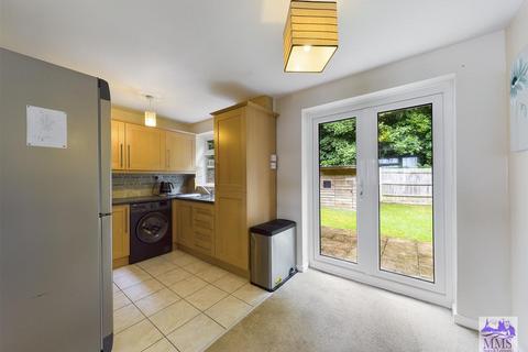 30 Albury Close, Chatham, ME5 8UW