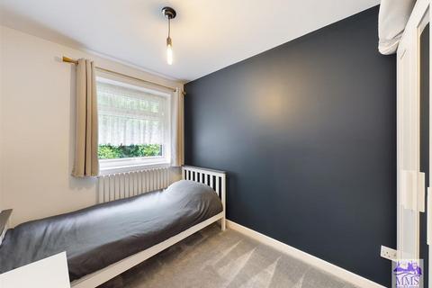 30 Albury Close, Chatham, ME5 8UW