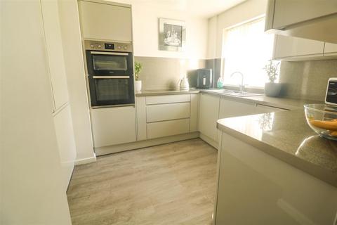 69 Radburn Close, Harlow, CM18 7EF