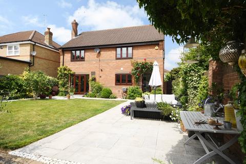 4 bedroom detached house for sale, Cavell Road, Billericay, CM11