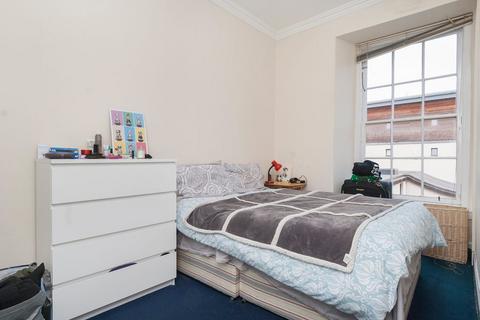 1 bedroom flat to rent, 0647L – South Bridge, Edinburgh, EH1 1LL