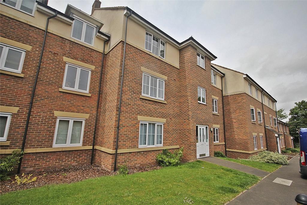 The Hawthorns, Flitwick, Bedford... 1 bed flat £915 pcm (£211 pw)