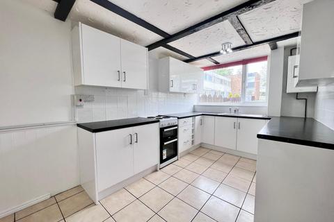 3 bedroom end of terrace house to rent, Watten Court, Milton Keynes MK2