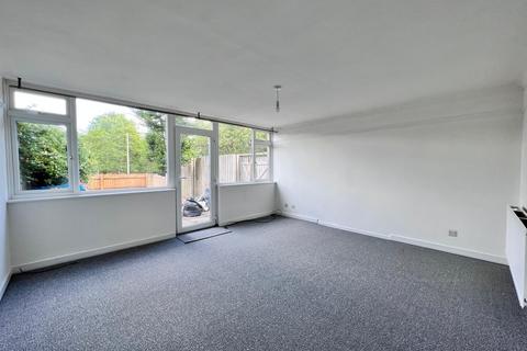 3 bedroom end of terrace house to rent, Watten Court, Milton Keynes MK2