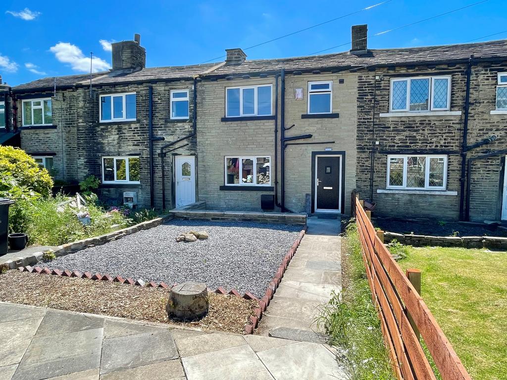 Reevy Road, Bradford, West Yorkshire... 2 bed terraced house £750 pcm