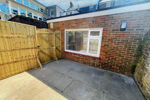 1 bed property for rent in Grove Road, Eastbourne BN21