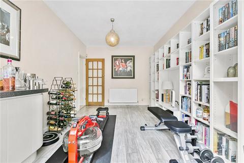 26 Heathside, Hounslow, TW4 5NN