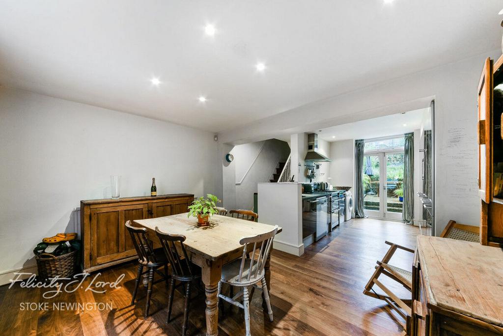 Milton Grove, Stoke Newington, N16 3 bed terraced house for sale £