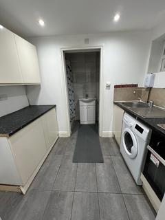 Studio to rent, Montague Road, Hounslow TW3