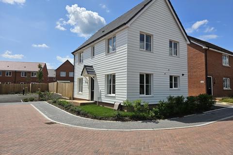 3 bedroom detached house to rent, Lakeside Drive, Gillingham, Dorset, SP8