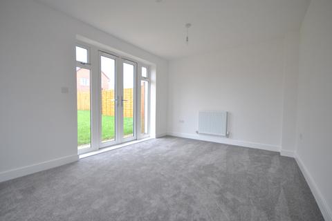 3 bedroom detached house to rent, Lakeside Drive, Gillingham, Dorset, SP8