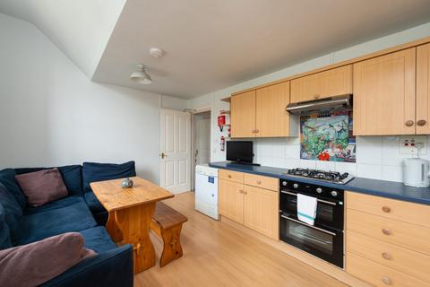5 bedroom flat to rent, 3/5 Coinyie House Close, Edinburgh