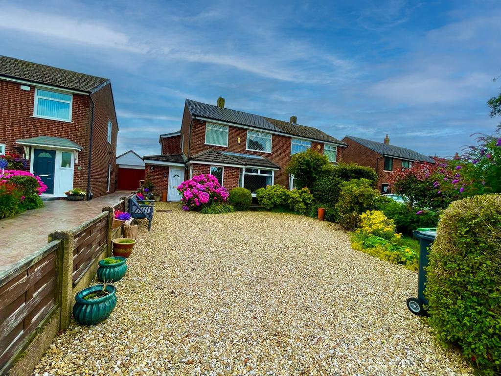 Lee Bank, Westhoughton, Bolton, BL5 4 bed semidetached house for sale