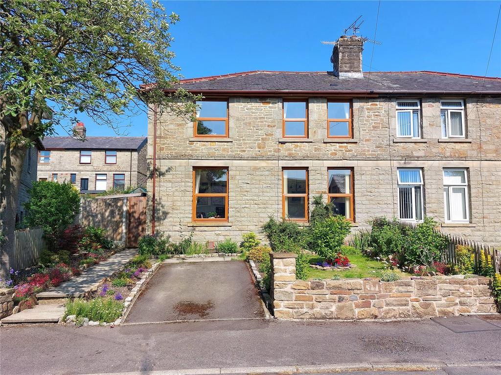 Fairfield Avenue, Waterfoot, Rossendale, BB4 4 bed semidetached house