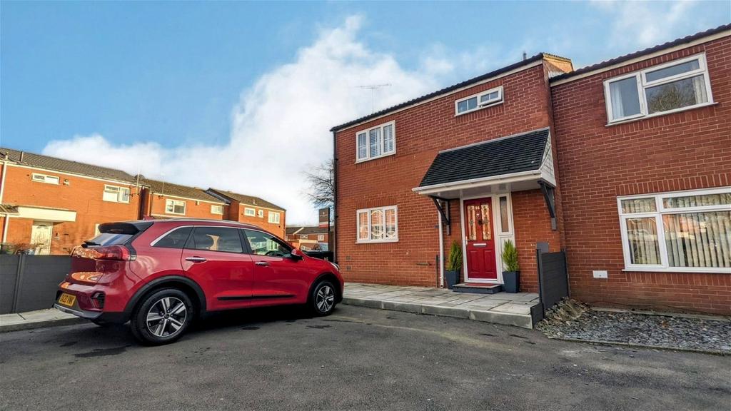 Lindens, Skelmersdale WN8 3 bed end of terrace house £165,000