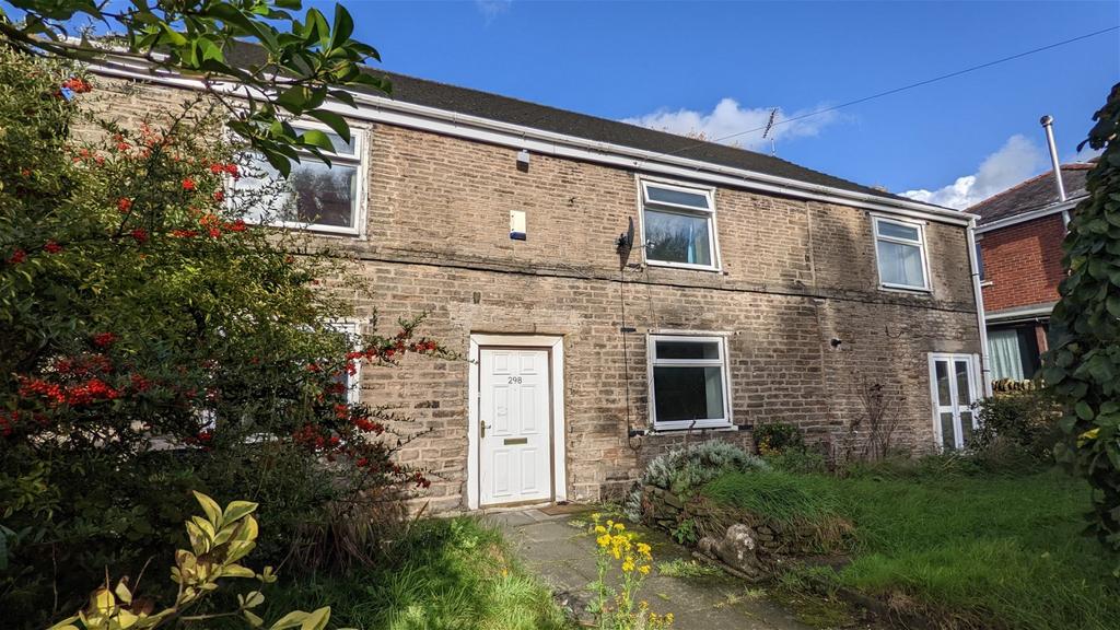 Ormskirk Road, Skelmersdale WN8 5 bed detached house for sale £225,000