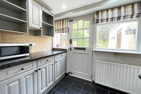 3 bedroom semi-detached house to rent, Hollymeoak Road, Coulsdon, Surrey, CR5