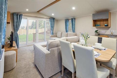 3 bedroom lodge for sale, Mill Rythe Coastal Village Willerby Shoreland, Hayling Island PO11