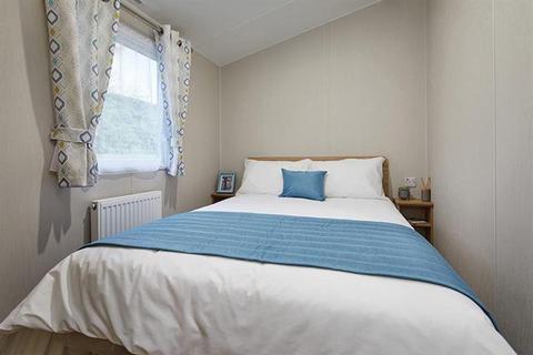 3 bedroom lodge for sale, Mill Rythe Coastal Village Willerby Shoreland, Hayling Island PO11