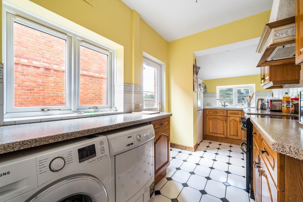 Tilehurst, Convenient for Centre and Tilehurst Station, RG30 3 bed