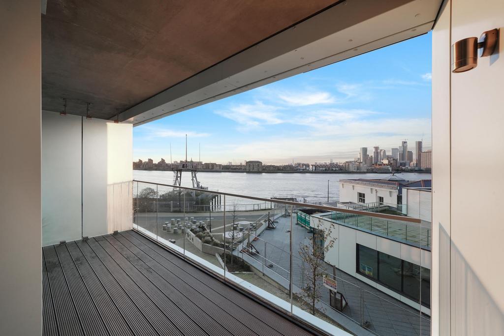Distel Apartments, Enderby Wharf... 2 bed apartment £2,492 pcm (£575 pw)