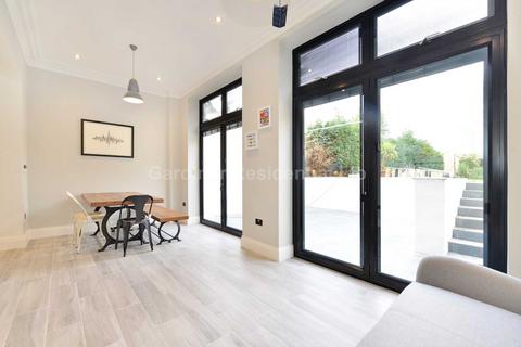 3 bedroom apartment for sale, Haven Green, Ealing