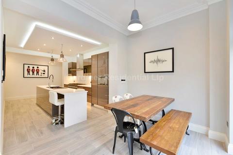 3 bedroom apartment for sale, Haven Green, Ealing