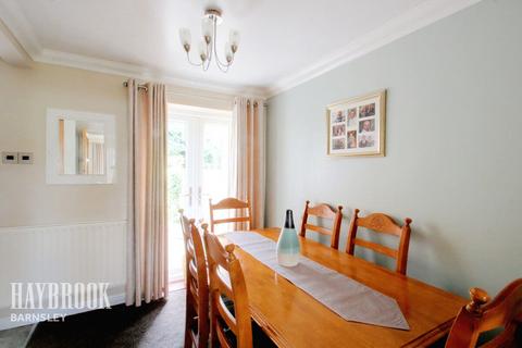 3 bedroom semi-detached house for sale - Eastfield Crescent, Staincross