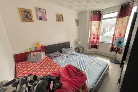 3 bedroom terraced house for sale, Queens Road,  Southall, UB2