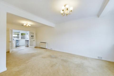 77 Royal Crescent, Ruislip, HA4 0PL