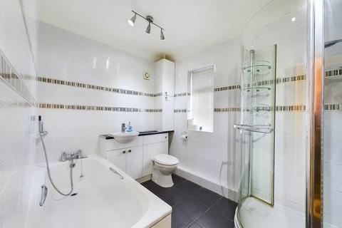 77 Royal Crescent, Ruislip, HA4 0PL