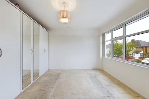 77 Royal Crescent, Ruislip, HA4 0PL
