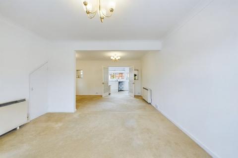 77 Royal Crescent, Ruislip, HA4 0PL